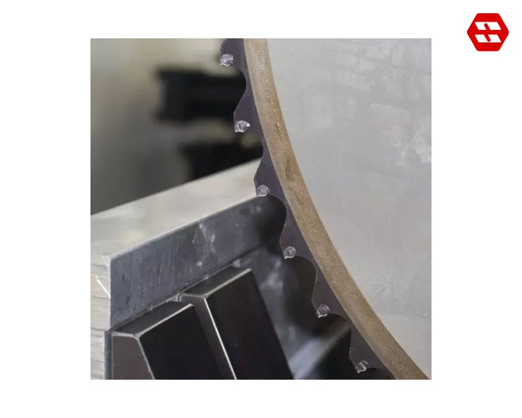 CARBIDE TIPPED CIRCULAR SAW BLADE