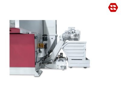 Chip conveyor with integrated coolant tank 3