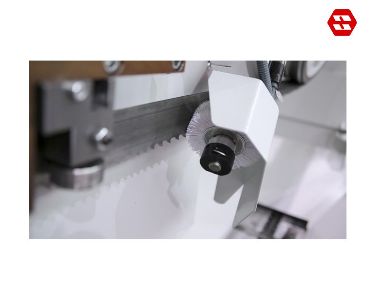 Electrically driven chip brush 7 Electrically driven chip brush 7