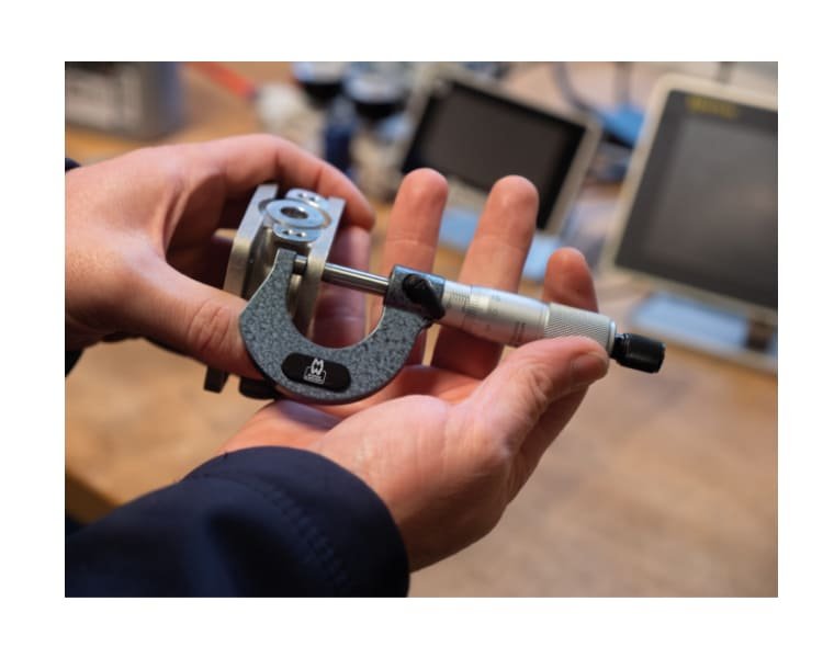 MOORE & WRIGHT TRADITIONAL EXTERNAL MICROMETER 1965 SERIES IMPERIAL 2